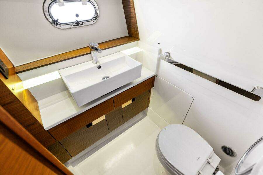 Luna B 38ft Tiara Yachts Yacht For Sale