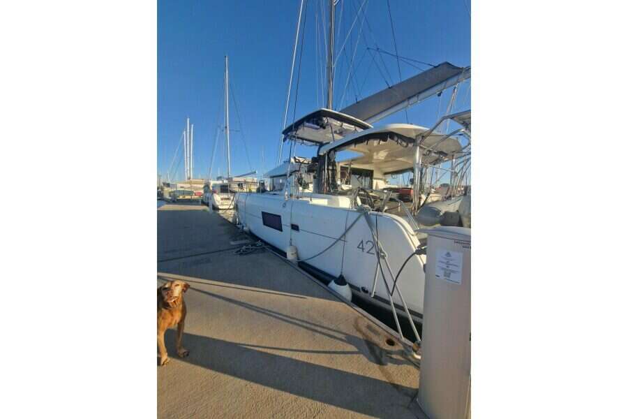 2017-lagoon-42-sail-9981850-20251016054051257-4.jpg