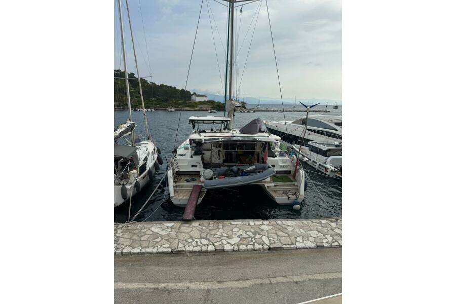 2017-lagoon-42-sail-9981850-20251016054102648-4.jpg