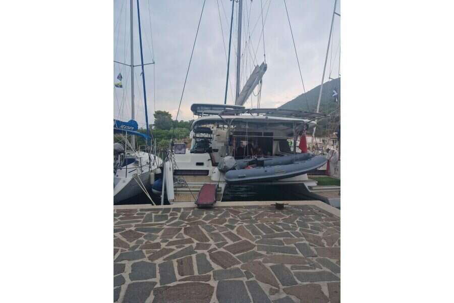 2017-lagoon-42-sail-9981850-20251016054038802-4.jpg