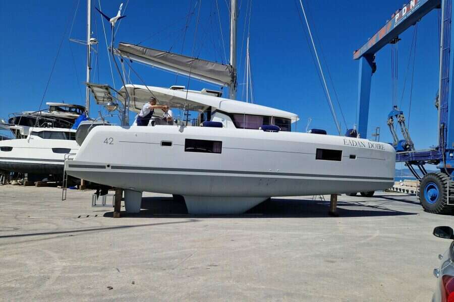 2017-lagoon-42-sail-9981850-20251016054029593-2.jpg