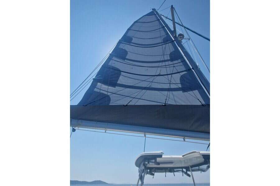 2017-lagoon-42-sail-9981850-20251016054044795-4.jpg