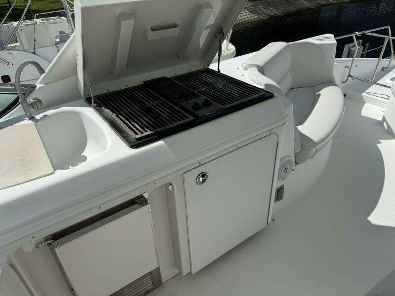 Sea Eagle 57ft Carver Yacht For Sale