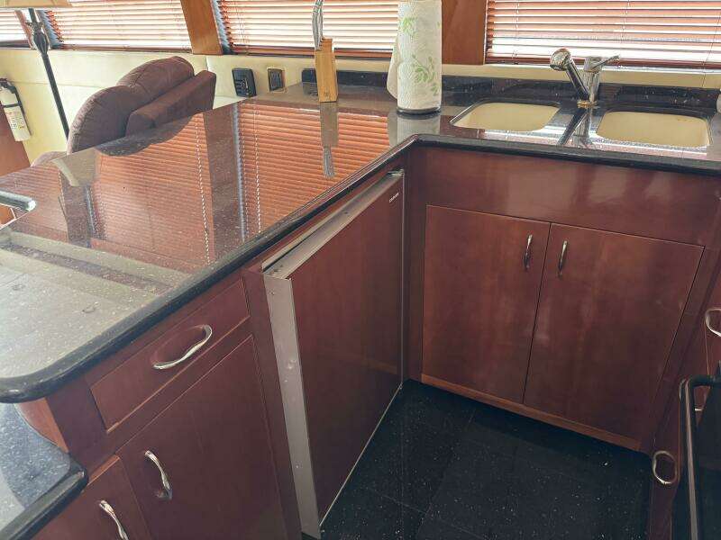 Sea Eagle 57ft Carver Yacht For Sale