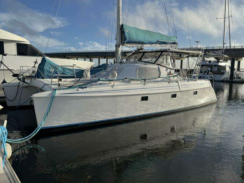 40ft Manta Yacht For Sale