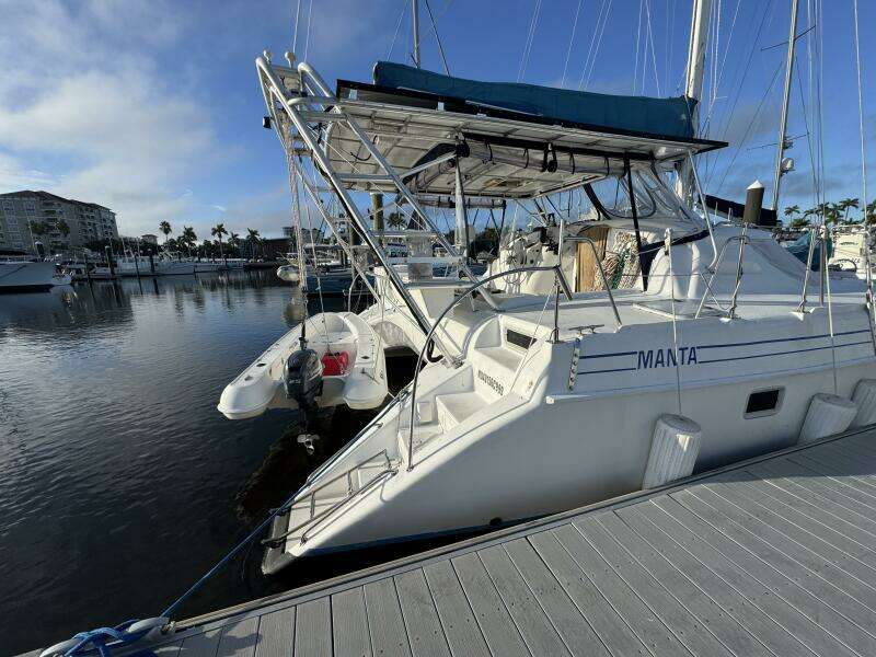 40ft Manta Yacht For Sale