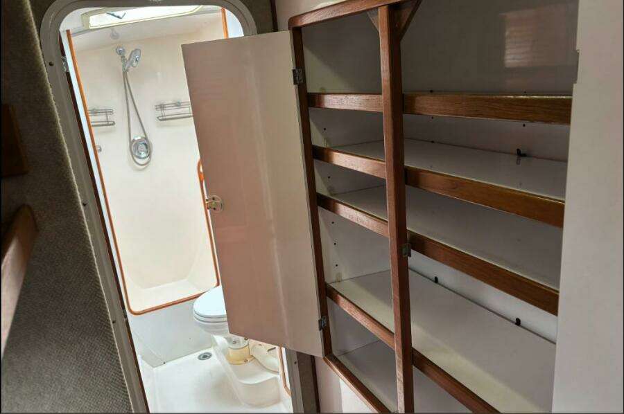 40ft Manta Yacht For Sale