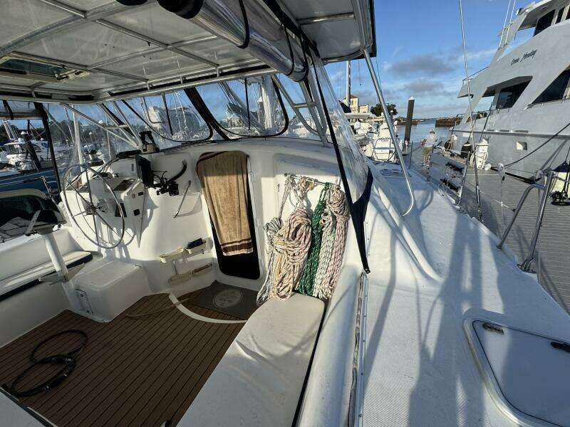 40ft Manta Yacht For Sale