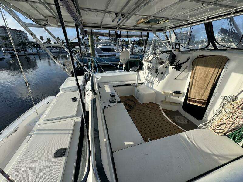 40ft Manta Yacht For Sale