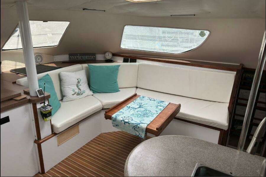 40ft Manta Yacht For Sale