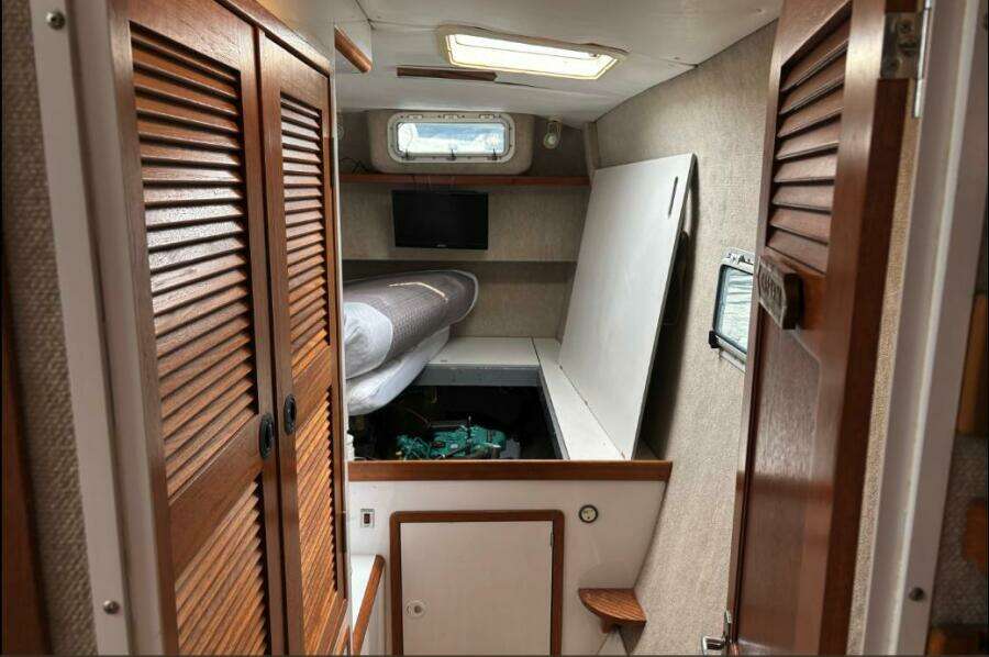 40ft Manta Yacht For Sale