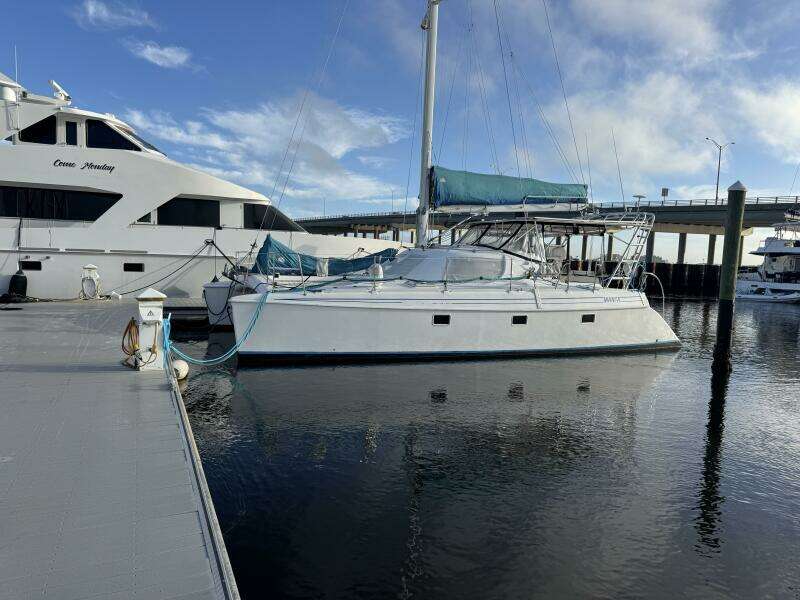 40ft Manta Yacht For Sale