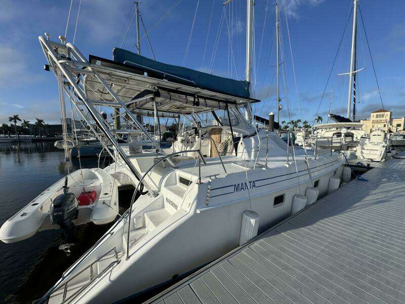 40ft Manta Yacht For Sale