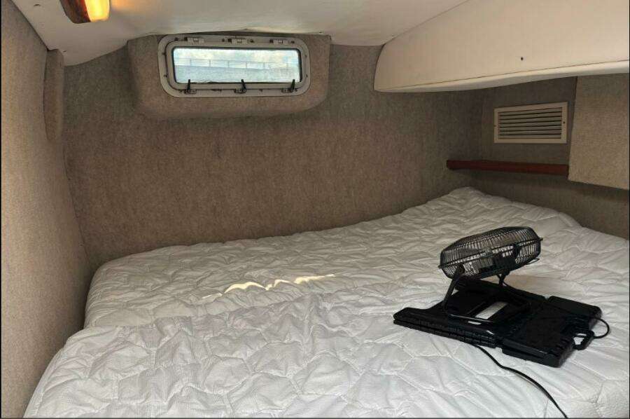 40ft Manta Yacht For Sale