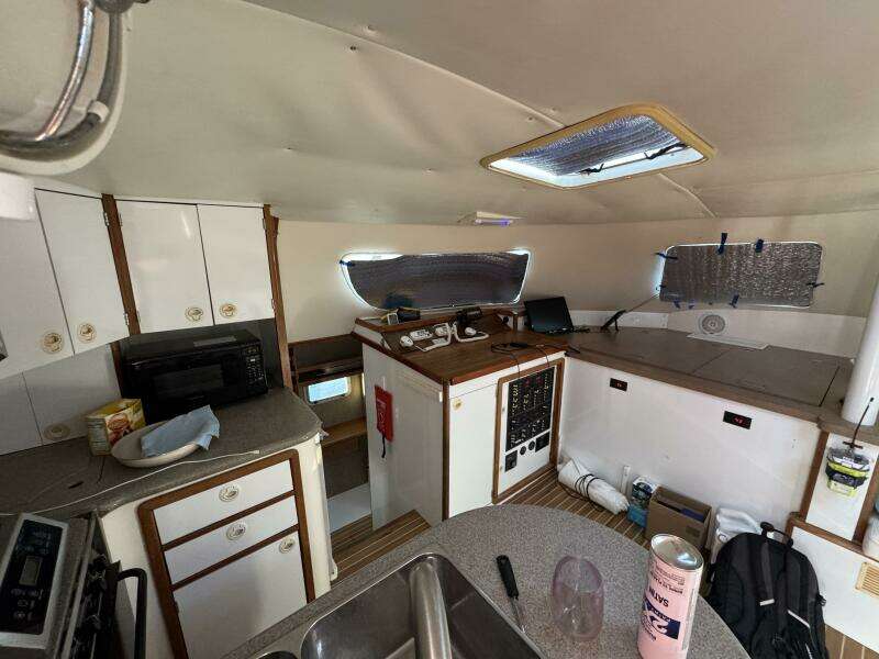 40ft Manta Yacht For Sale