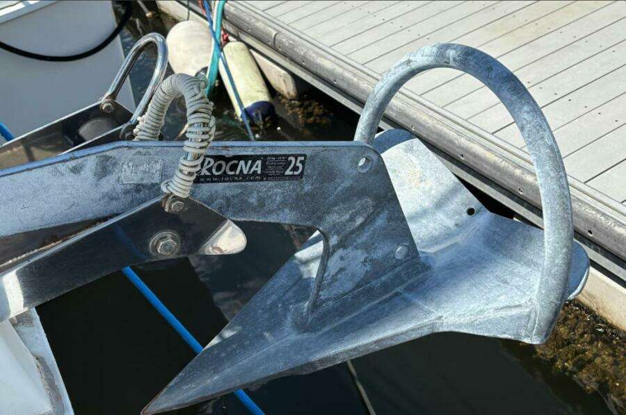 40ft Manta Yacht For Sale