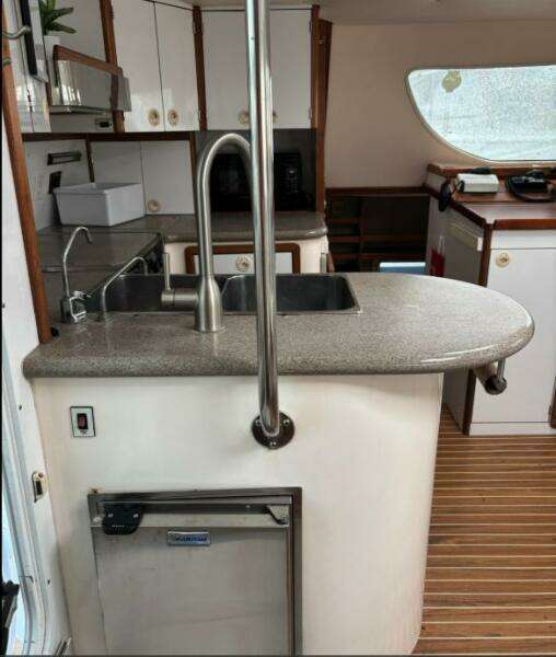 40ft Manta Yacht For Sale