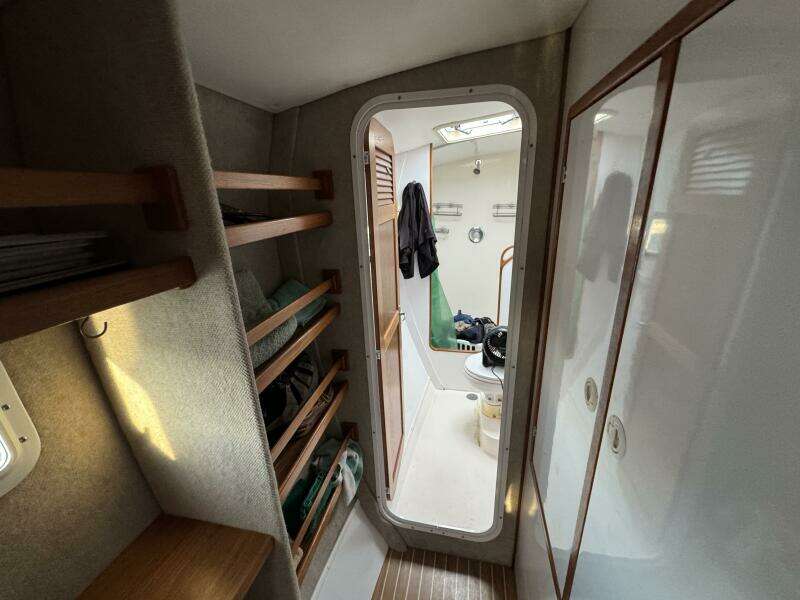 40ft Manta Yacht For Sale