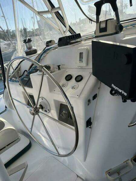 40ft Manta Yacht For Sale