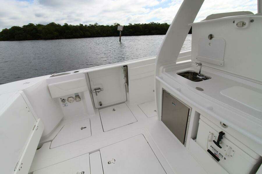 37ft Intrepid Yacht For Sale