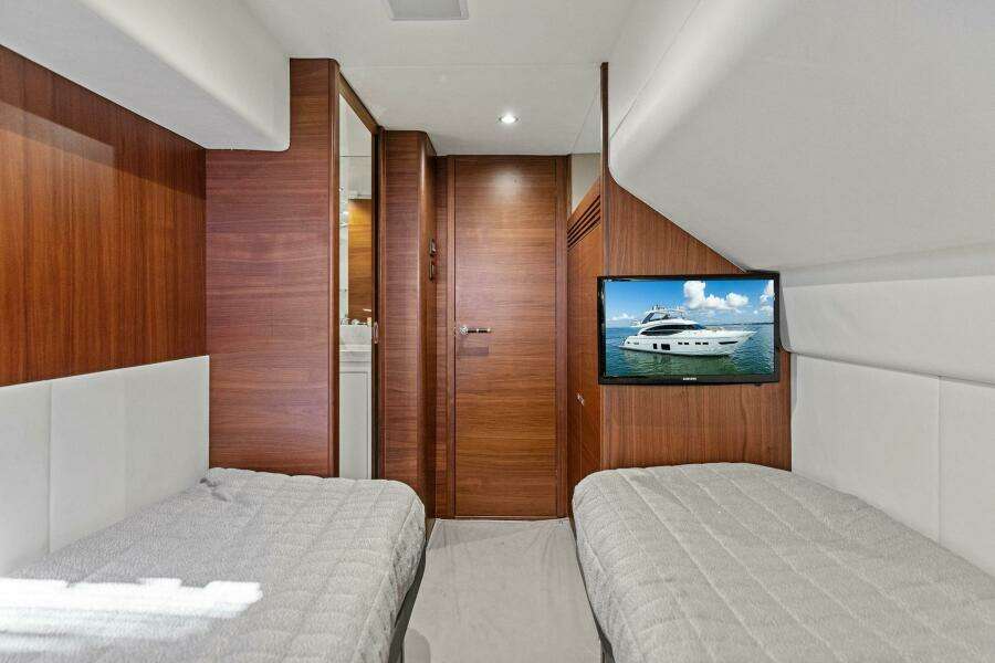 2018 Princess Y75 Motor Yacht