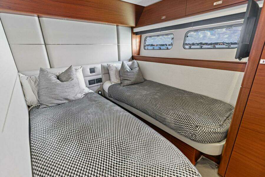 2018 Princess Y75 Motor Yacht