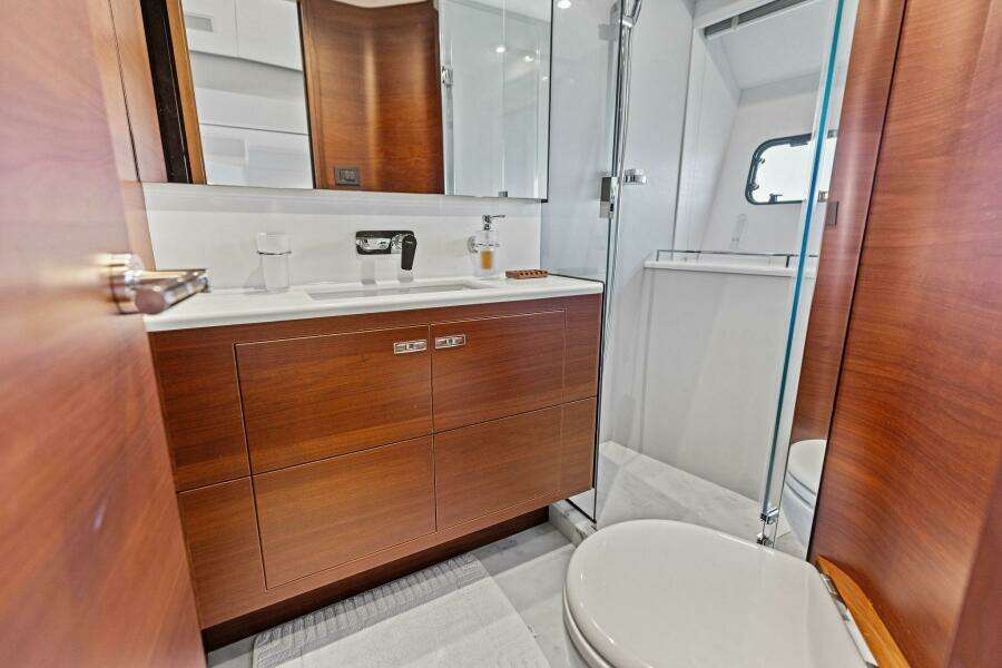 2018 Princess Y75 Motor Yacht