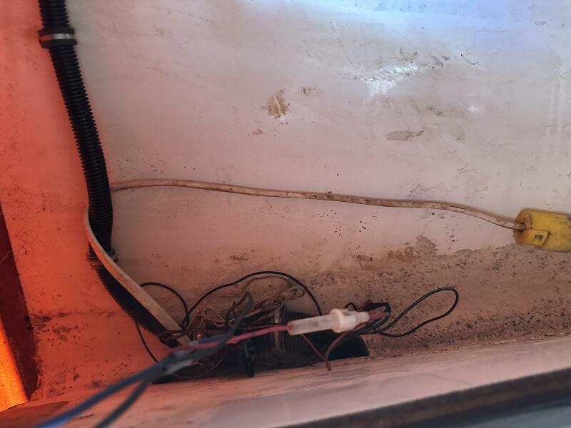 37' 1994 Intrepid 376 Walkaround