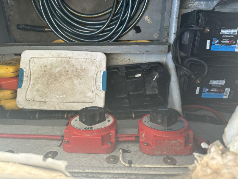 37' 1994 Intrepid 376 Walkaround