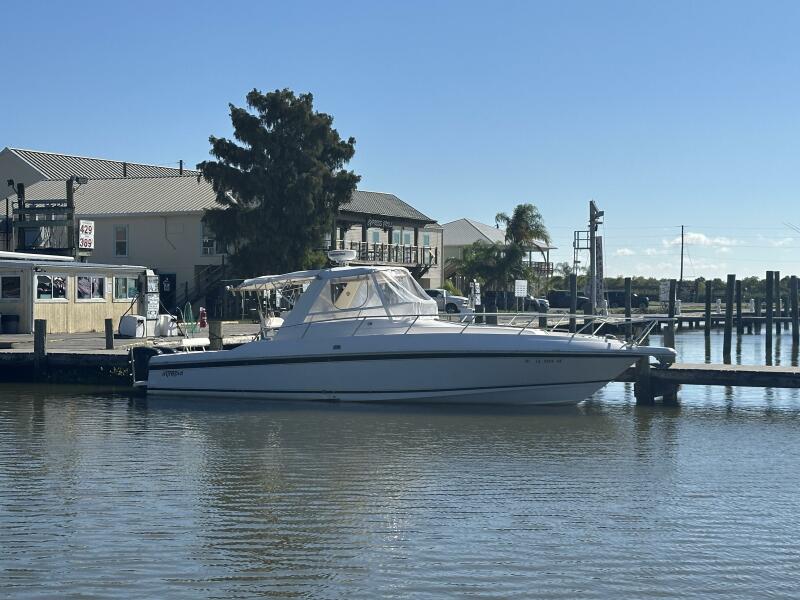 37' 1994 Intrepid 376 Walkaround