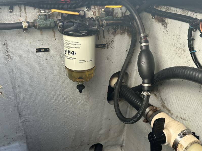 37' 1994 Intrepid 376 Walkaround