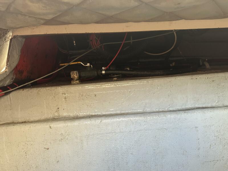 37' 1994 Intrepid 376 Walkaround