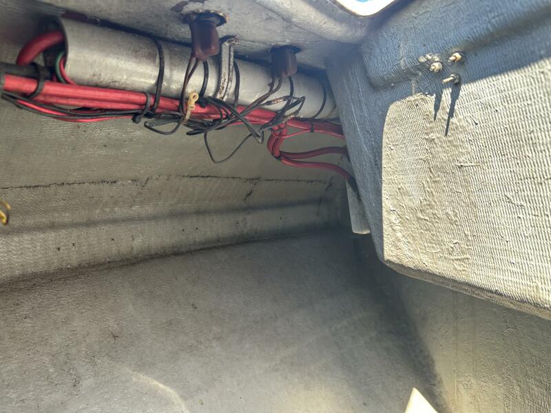 37' 1994 Intrepid 376 Walkaround