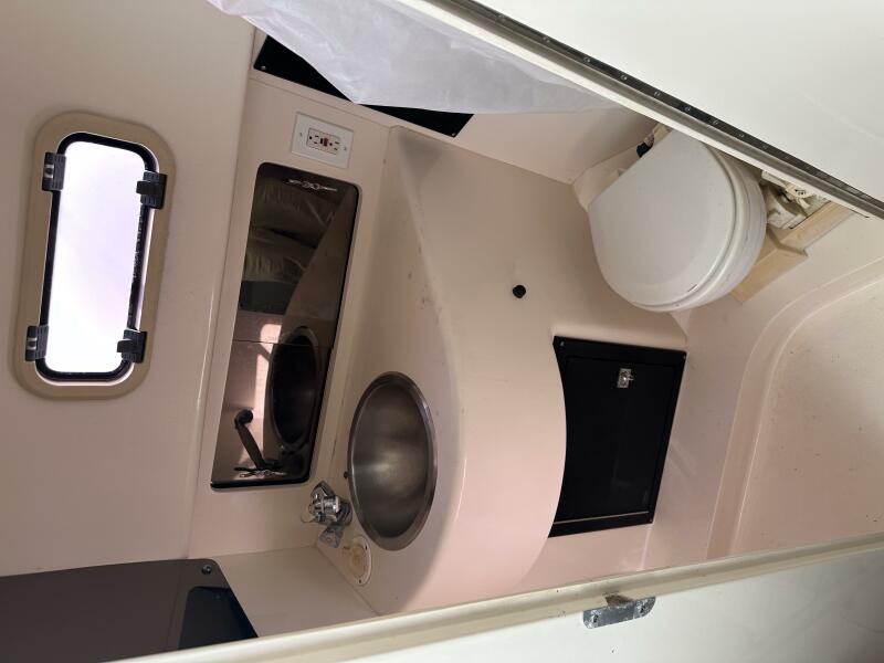 37' 1994 Intrepid 376 Walkaround