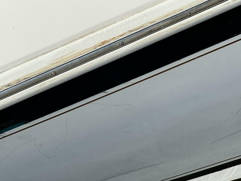 37' 1994 Intrepid 376 Walkaround