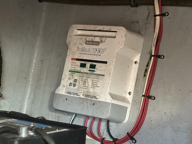 37' 1994 Intrepid 376 Walkaround