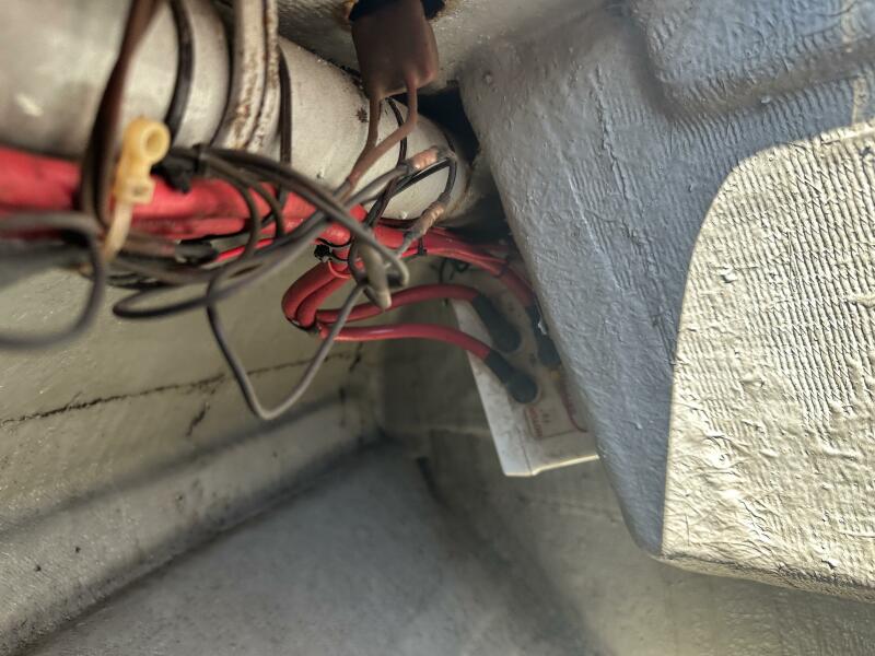 37' 1994 Intrepid 376 Walkaround