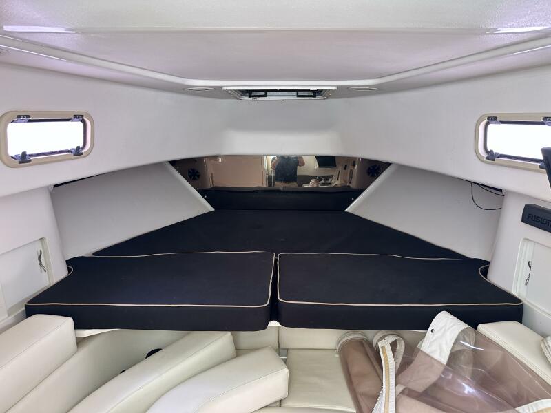 37' 1994 Intrepid 376 Walkaround