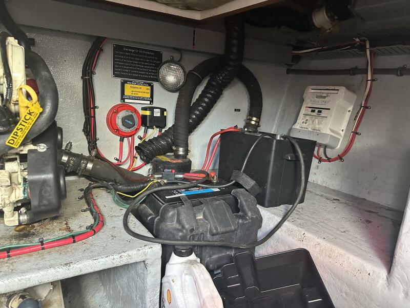 37' 1994 Intrepid 376 Walkaround