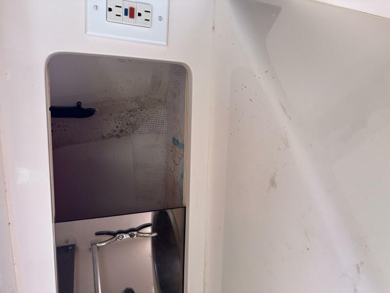 37' 1994 Intrepid 376 Walkaround