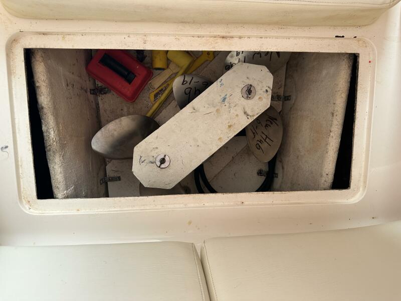 37' 1994 Intrepid 376 Walkaround