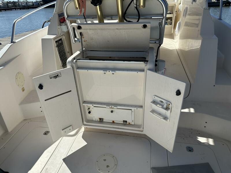 37' 1994 Intrepid 376 Walkaround