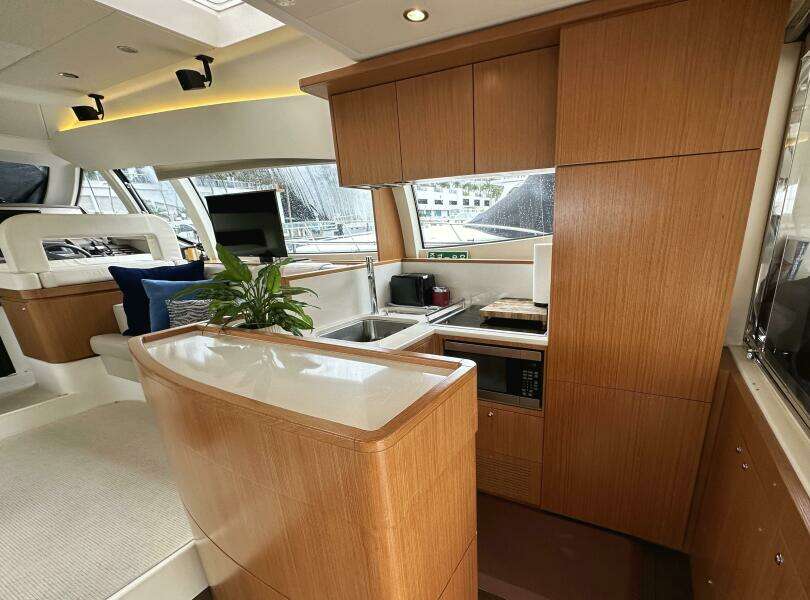 PRIMO 53ft Ferretti Yachts Yacht For Sale