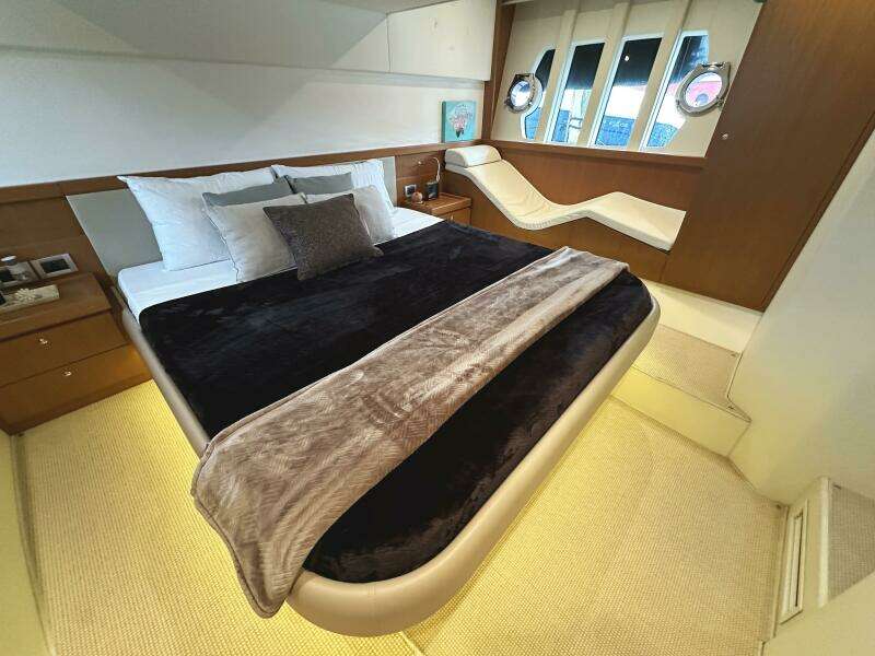 PRIMO 53ft Ferretti Yachts Yacht For Sale