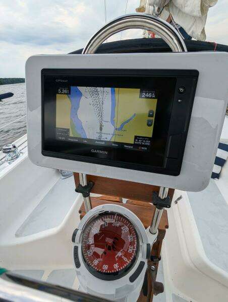 Larose des Vents V 33ft Hunter Yacht For Sale