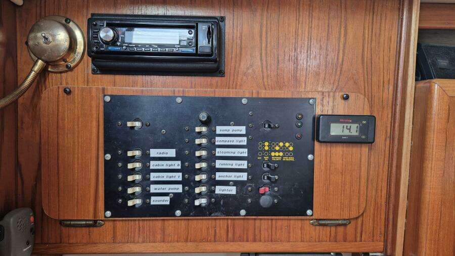 Larose des Vents V 33ft Hunter Yacht For Sale