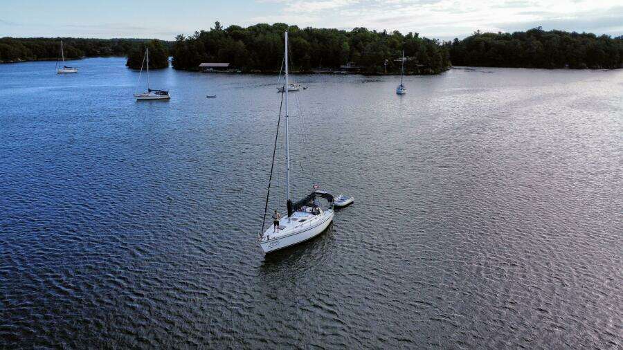 Larose des Vents V 33ft Hunter Yacht For Sale