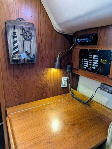 Larose des Vents V 33ft Hunter Yacht For Sale