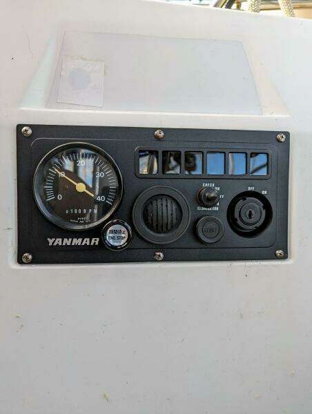 Larose des Vents V 33ft Hunter Yacht For Sale
