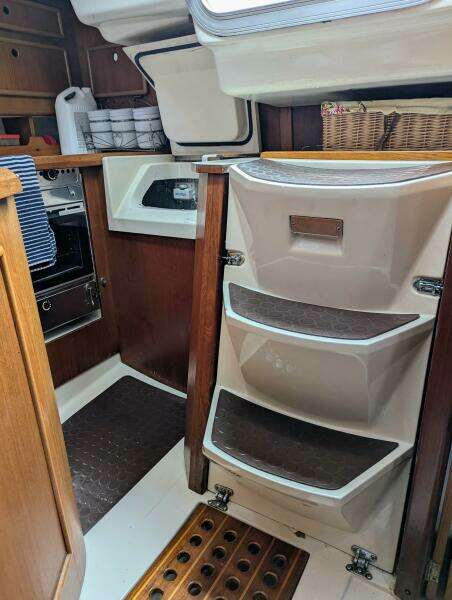 Larose des Vents V 33ft Hunter Yacht For Sale